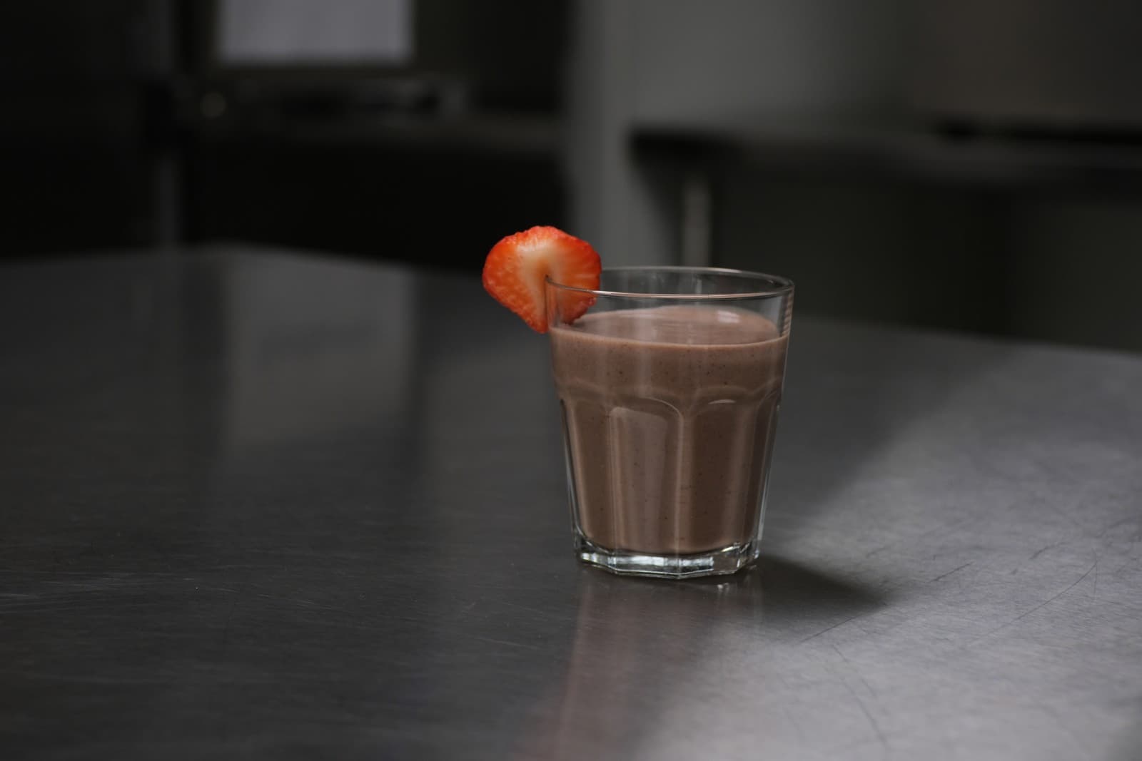 Balletic Smooth™ – Blended into a berry smoothie, offering a clean taste, smooth texture, and excellent mixability.